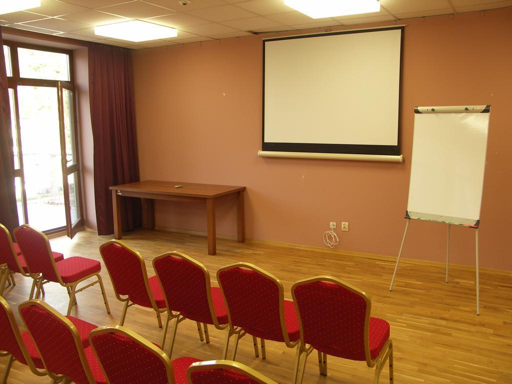 Ckm Centrum Konferencyjne Mazowsze Otrebusy Exterior photo